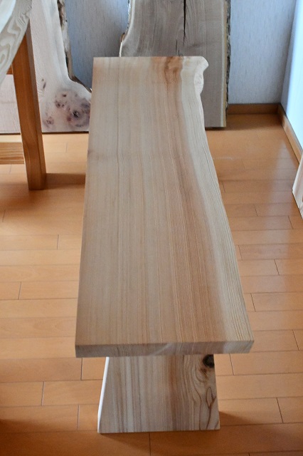 ベンチも作製致します。