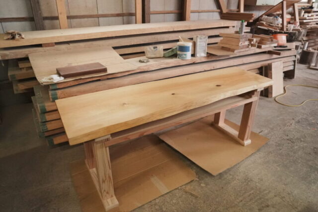 青森ヒバ一枚板棚付き カウンターテーブル